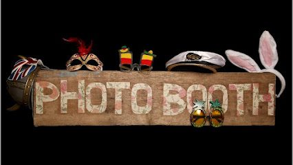 Esta’s Photo Booths & Magic Mirrors – Weddings & Events